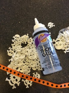 Last-Minute Halloween Garland DIY Project