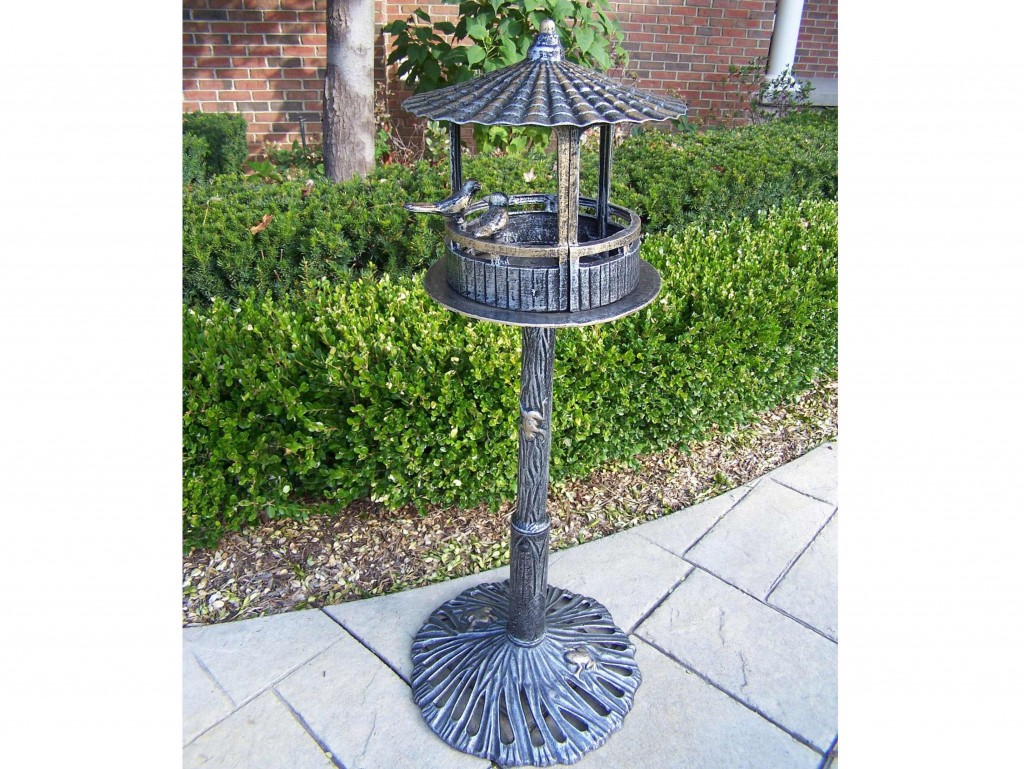 Oakland Living Bird Feeder
