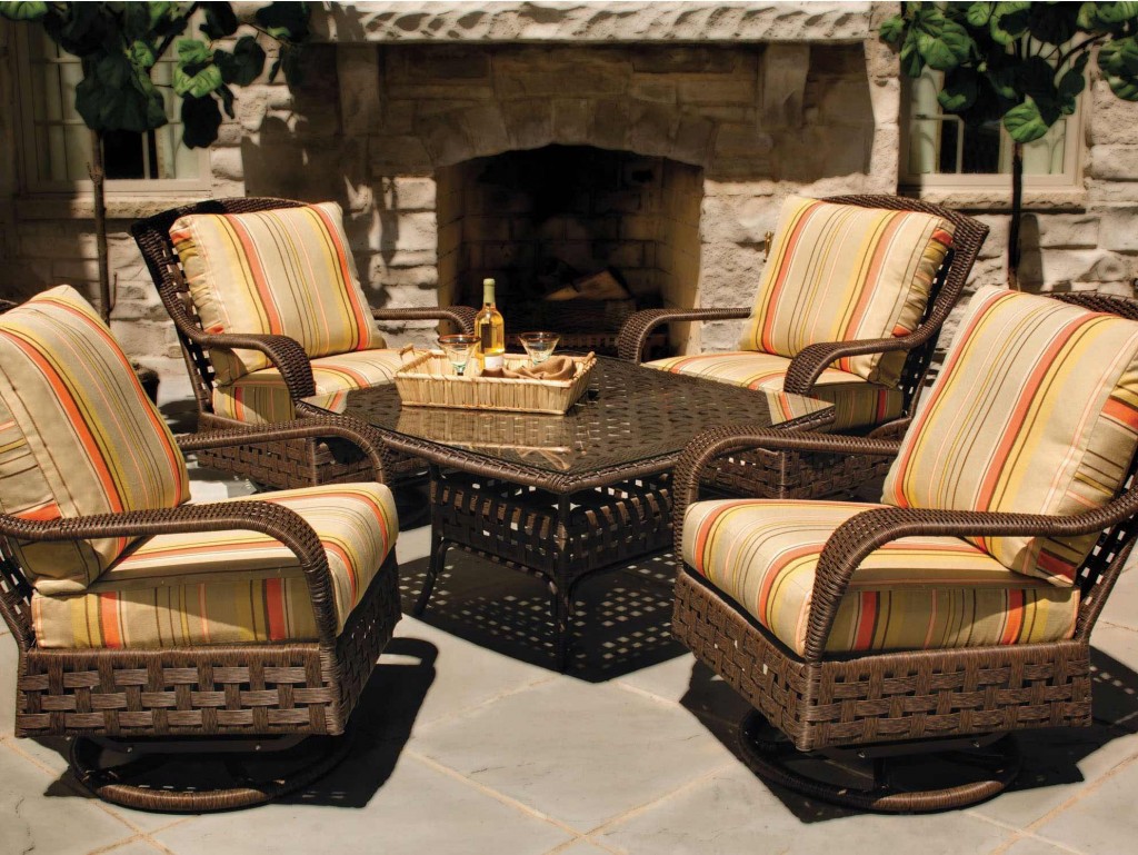 Lloyd:Flanders Outdoor Seating Set