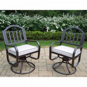 Black and White Outdoor Furniture and Decor