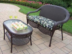 Outdoor Living Rooms on Any Budget