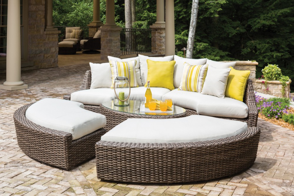 Lloyd Flanders Patio Set