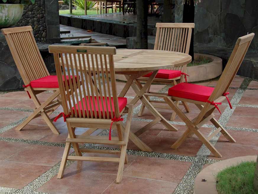 Teak Round Dining Set With 4 Classic Folding Chairs
