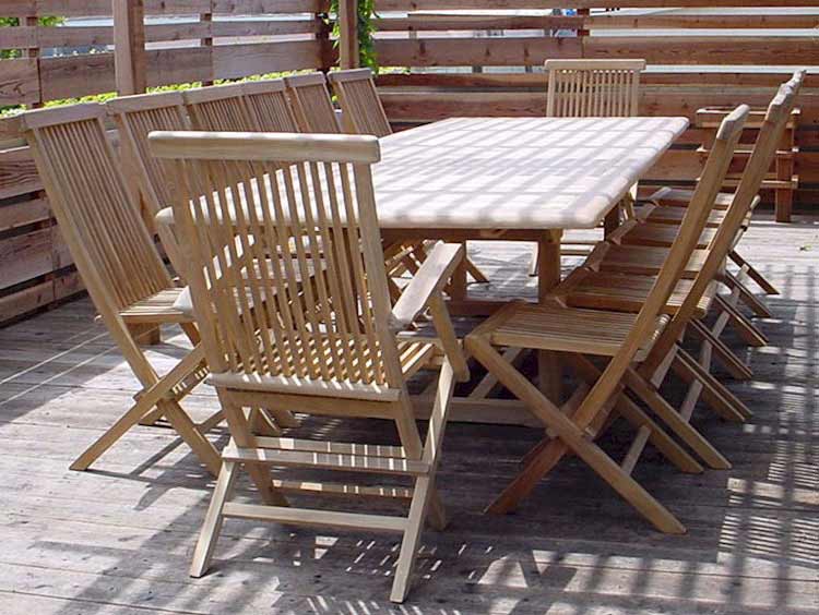Teak Extension Valencia Table with 14 Classic Folding Chairs