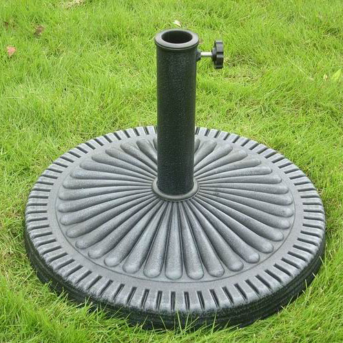 Heavy Iron Base Umbrella Stand: Fits 1.5 to 2 IN. Umbrellas