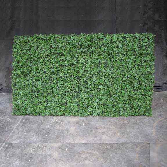 Outdoor Artificial English Ivy On Galvanized Metal Screen