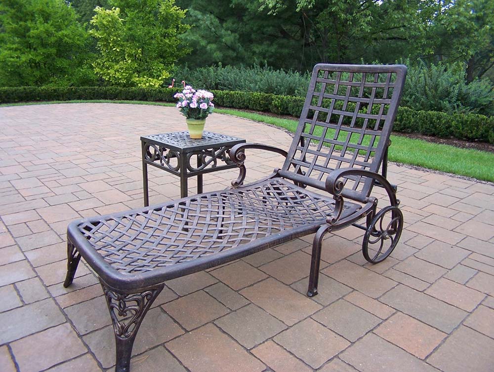 Elite Cast Aluminum 2pc Chaise Lounge Set W/ End Table