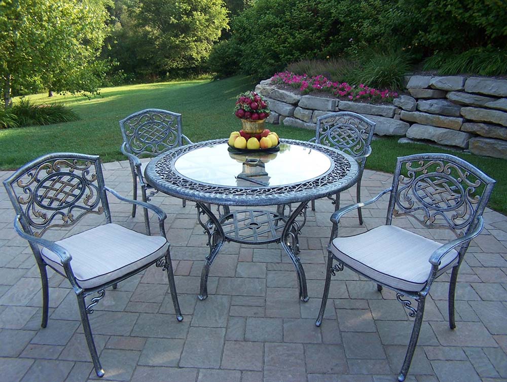 Mississippi 48 inch Glass Top 5pc Dining Set with Cushions