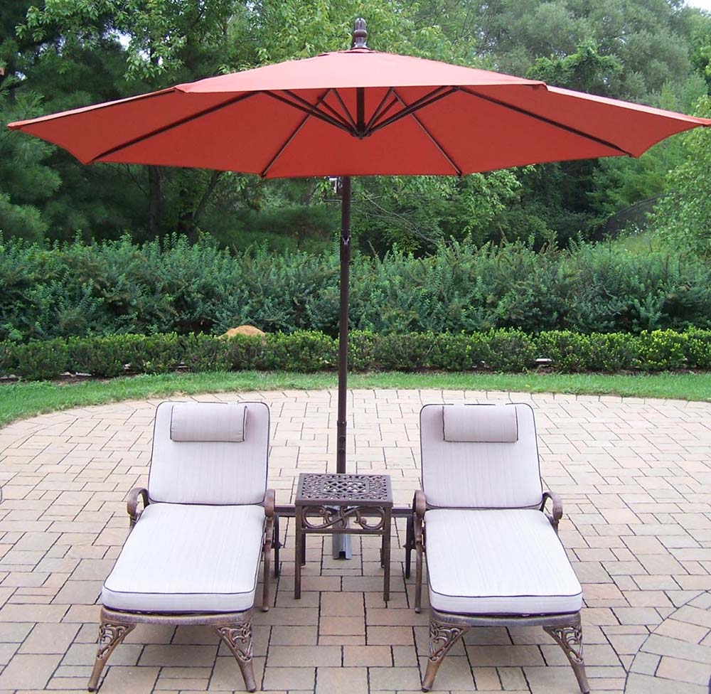 Mississippi Chaise Lounge W/ Side Table, Umbrella