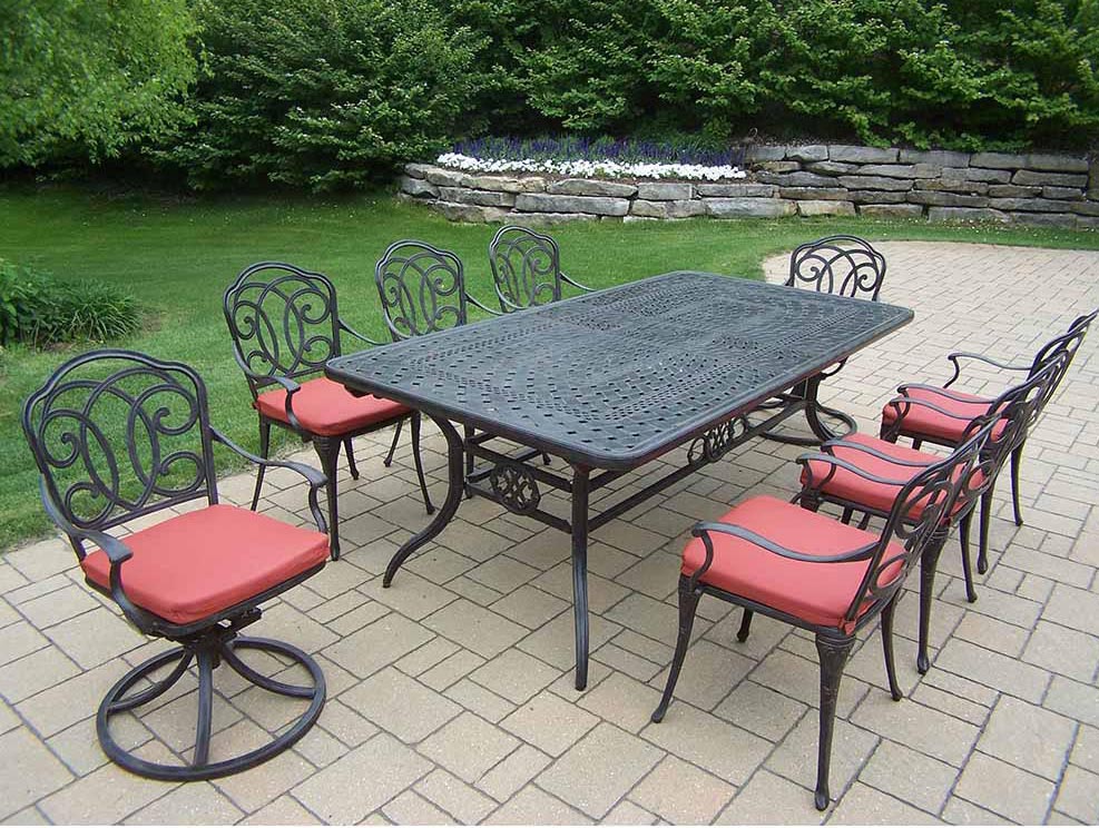 Aged Berkley 17pc Set With Table, 6 Chairs, 2 Swivels
