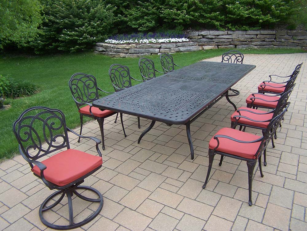 Aged Berkley 21pc Set With Table, 8 Chairs, 2 Swivels
