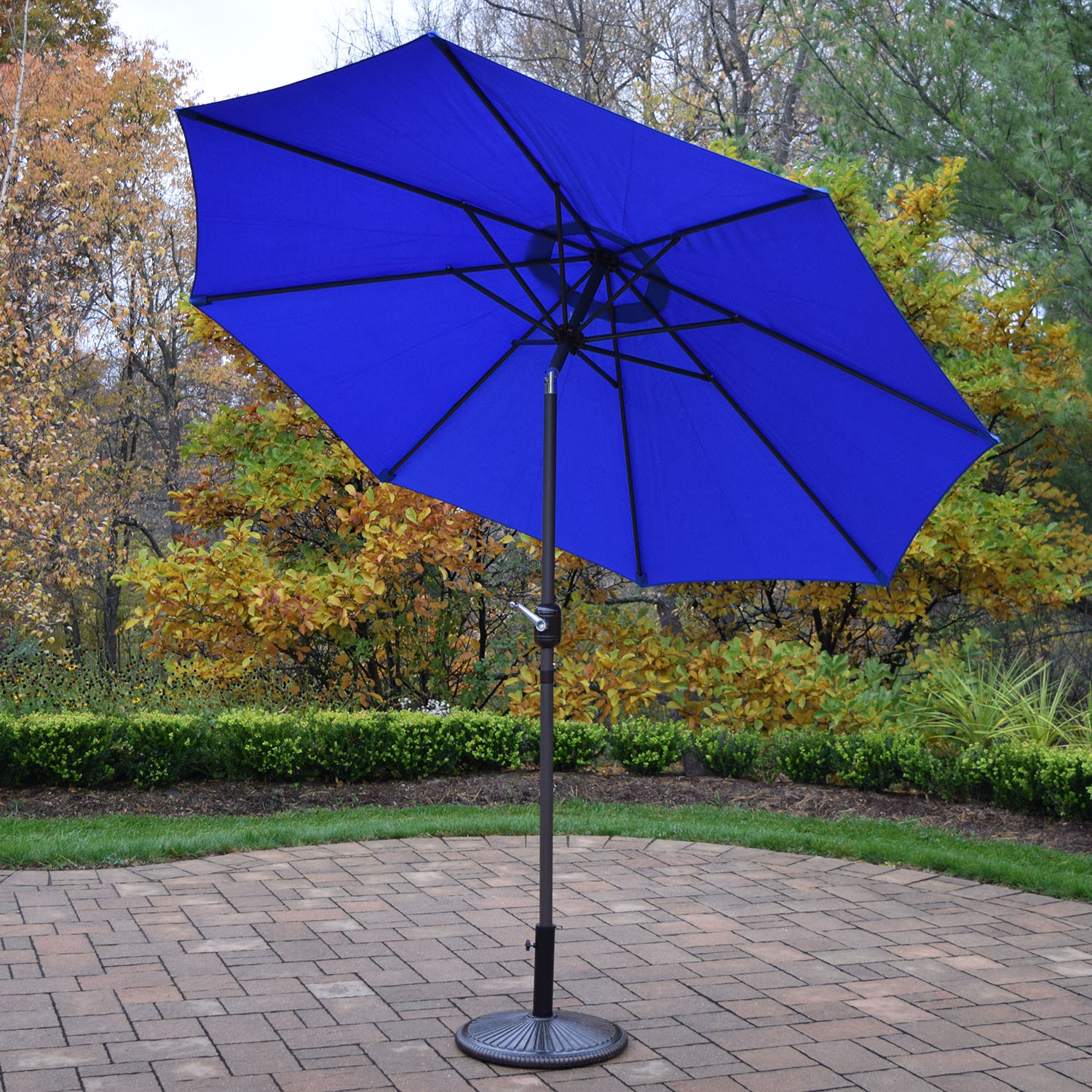 9 Foot Blue Crank/tilt Umbrella Brown Pole: No Stand